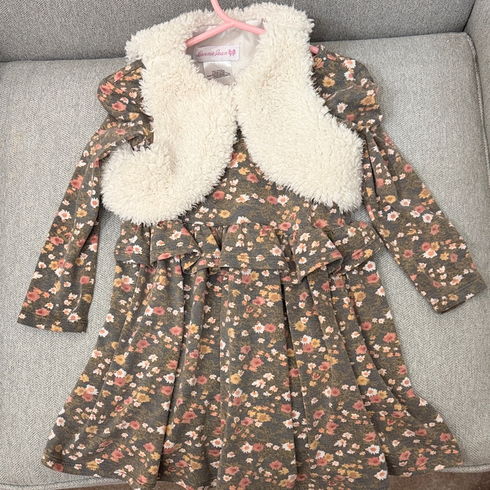 2t GUC Bonnie Jean Floral Dress with Cream Sherpa Vest